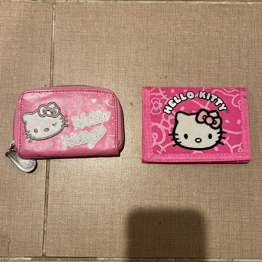 2 Hello kitty wallet